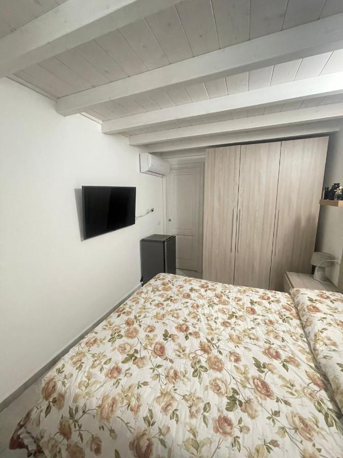 La Perla Del Mare 2 Bed and Breakfast La Caletta Eksteriør billede
